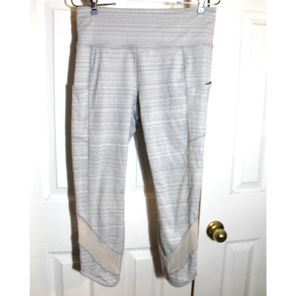 Athleta Gay High Rise Jacquard Mesh Chat to Town Capri Leggings sz M - Picture 2 of 4